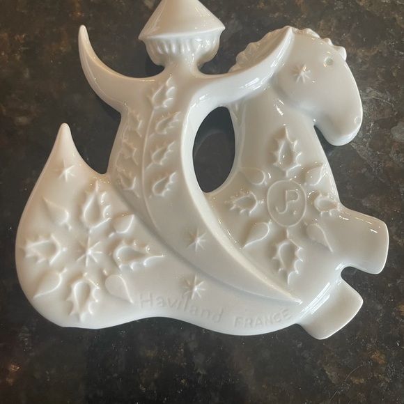Vntg Haviland Limoges White Porcelain 1972 Prancing Horse Christmas Ornament. - Picture 2 of 7